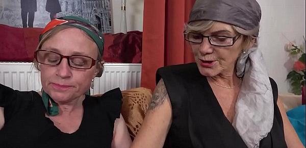  extreme prolapse granny cunt licked by girlfriend